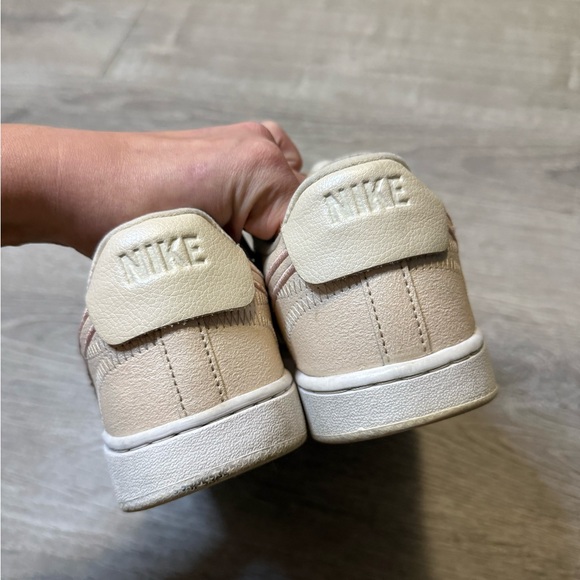 •NIKE• COURT VISION SNEAKERS - Picture 9 of 10